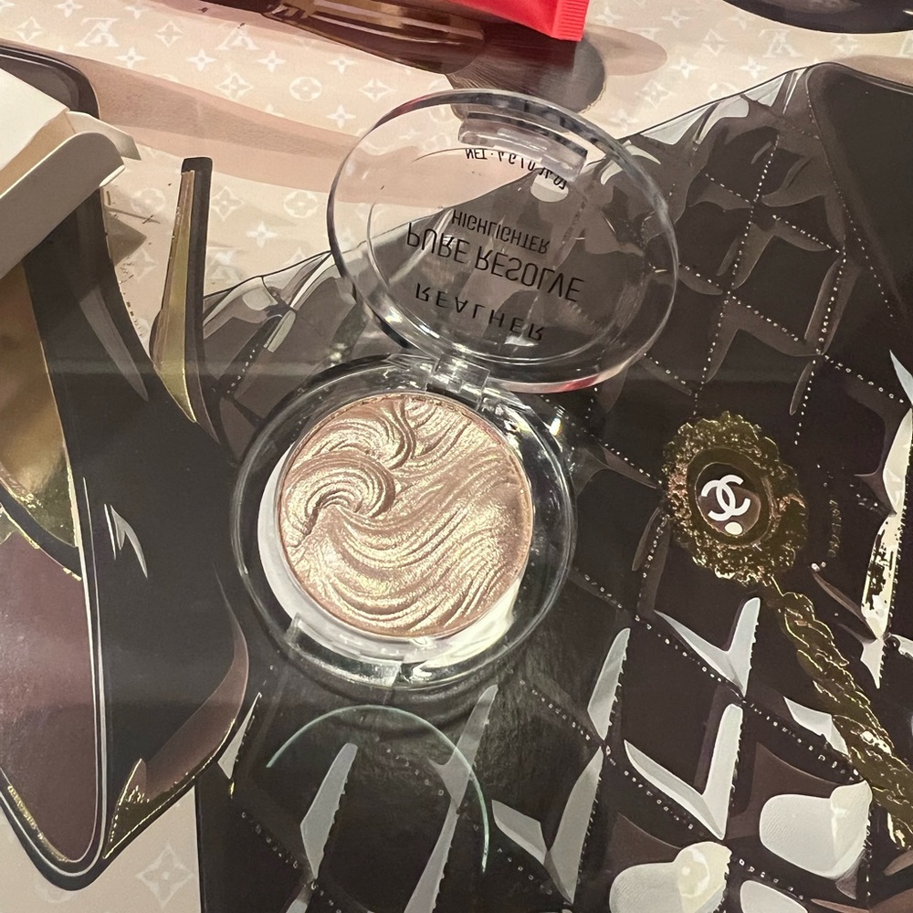 Essentials Make Up Bundle - 6 pc Set - Picture 11 of 11